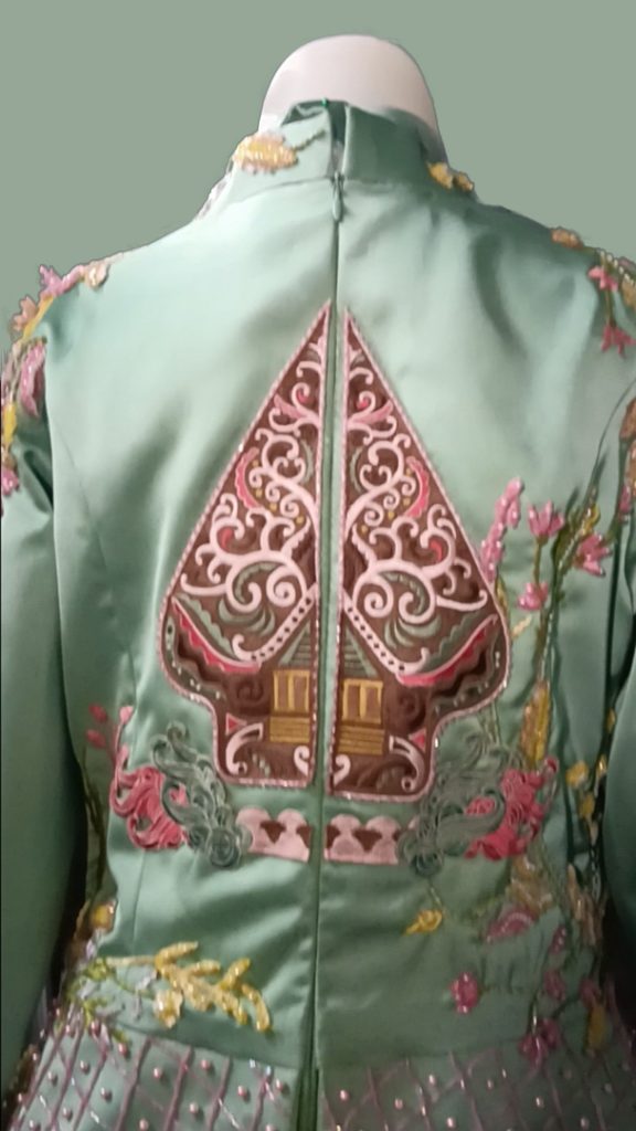 Traditional Kebaya embroidery top back